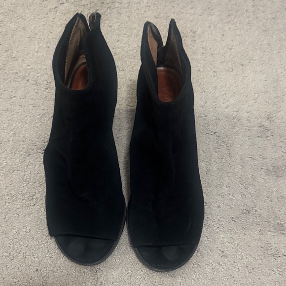 Gentle souls by Kenneth Cole Black Suede Ankle Boots - Picture 3 of 8